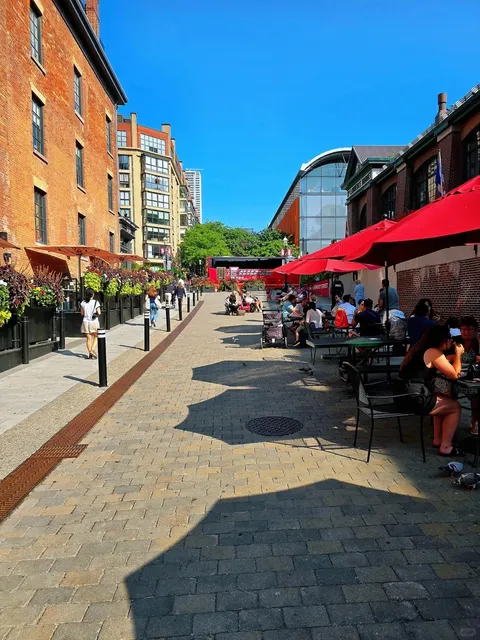🌆 Exploring Canada's Crown Jewel of Farmers' Markets