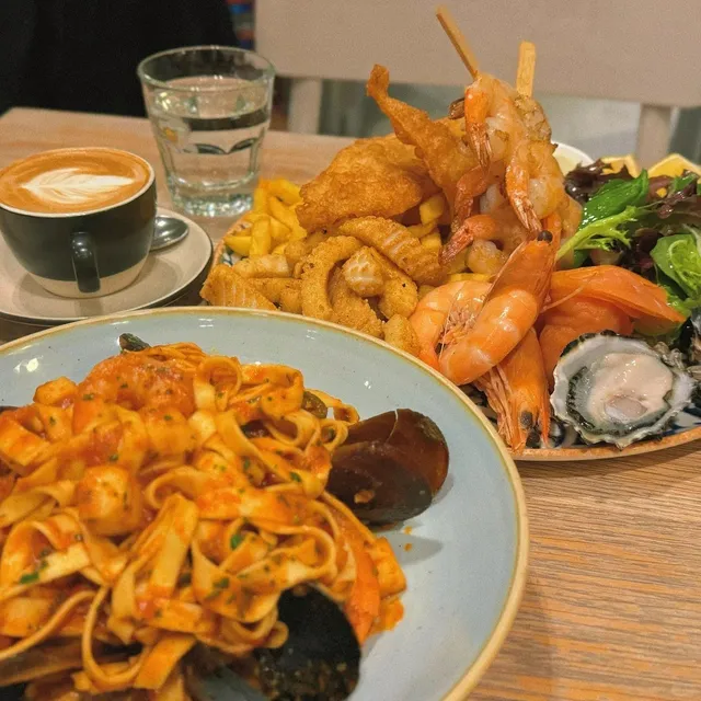 Geelong Dining Delights: A Tale of Two Restaurants 🍽️✨