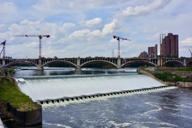 Where Locals Go for Fun | A Stroll by the Mississippi River (1)🌟