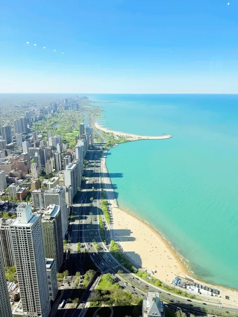 Chicago's Magnificent Mile & 360 Chicago: A Cityscape Extravaganza! 🏙