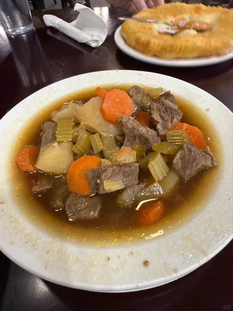 Peach Pizza in Sedona 🍑🍕 | A Unique & Delicious Discovery!