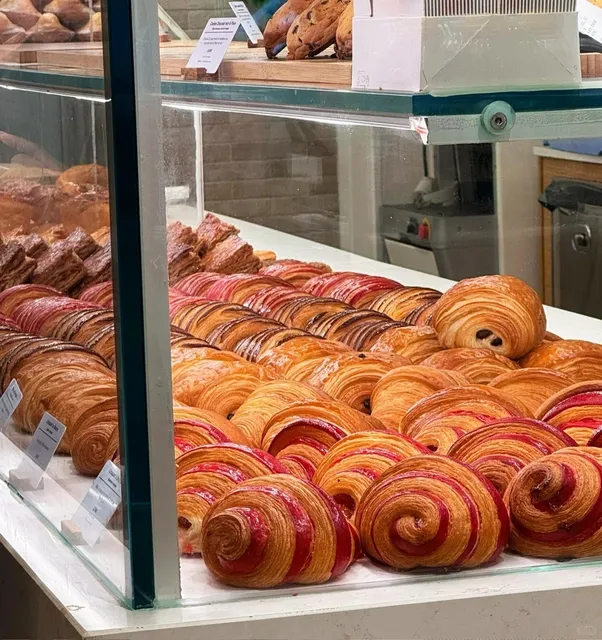 Paris' Croissant Heaven: BO&MIE - A Buttery Revolution! 🥐✨