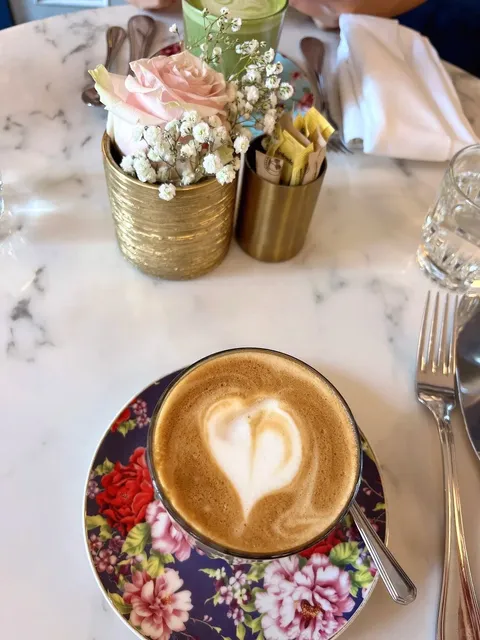 A Day Out with My Bestie at Little Hen 🌸