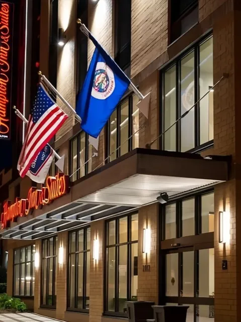 🏩 Hampton Inn & Suites Minneapolis University Area