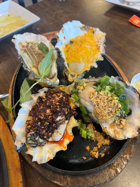 Northern Seattle's Vietnamese Seafood Feast 🦪 | Bun & Oc Everett  