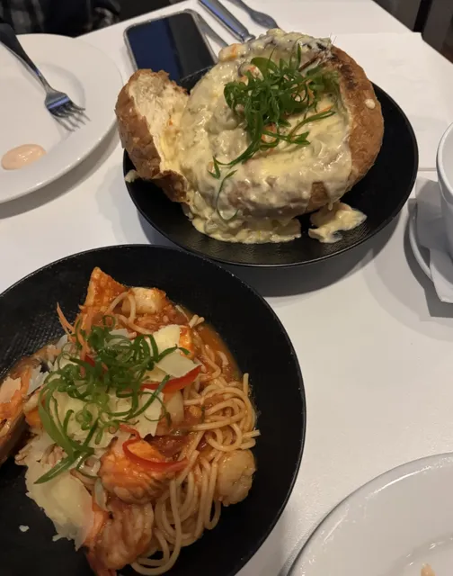 Gold Coast | Where Stunning Views Meet Unforgettable Flavors! 🌴🦞