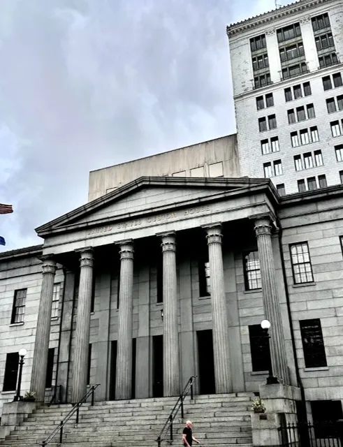 🌳 Emmet Park | A Riverside Retreat with Historic Monuments