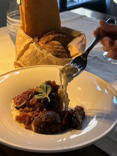 Milan. A Refined and Cozy Little Restaurant ✨!