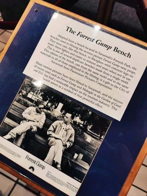 Forrest Gump's Iconic Bench 🛋️ is Hidden Right Here in This Museum! 