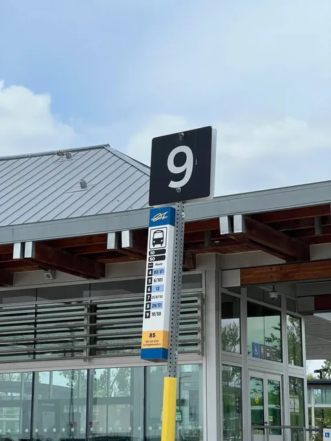 🇨🇦 A Day Trip to Burlington