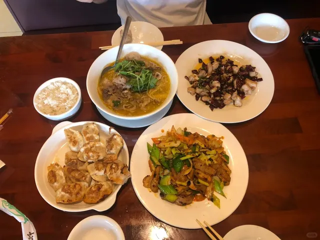 Two Featured Restaurants Reviewed! Cantonese Roast Meat vs. Home-Style