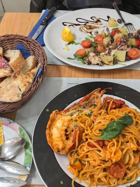  Milan's Rainy Day Secret: Where Locals Flood This 4.9-Rated Gem! ☔❤️