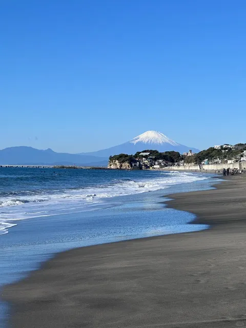Shichirigahama Beach: Where Waves Meet Horizon(1) 🌊🗻