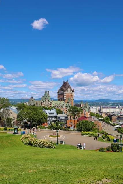 🇨🇦 My Turn to Capture Quebec's Summer in Full-Screen Mode