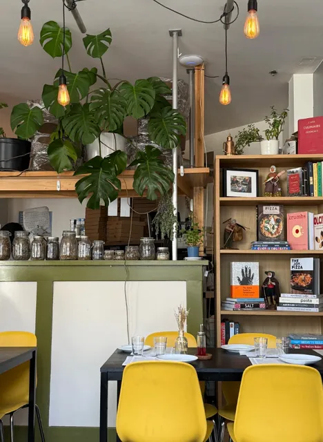 🍕 Halifax’s World-Class Pizza – Lou Pécou Pizzeria Review!  