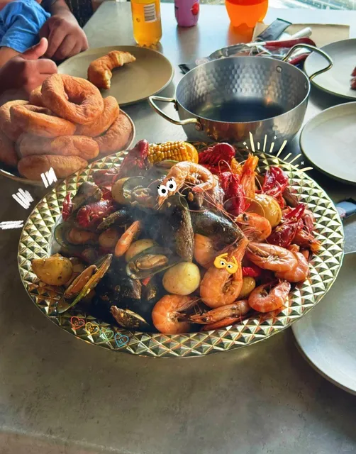 Auckland’s #1 Sauce — It’s So Good You Could Dip Shoe Soles in It! 👟