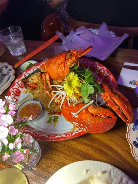 An Extravagant &amp; Whimsical Dining Experience! 🌸