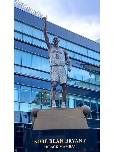 Exploring Los Angeles' Staples Center 🏟️