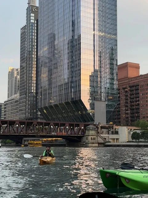 Chicago Kayaks 🚣🏻 All You Need to Know Before You Paddle! ✨