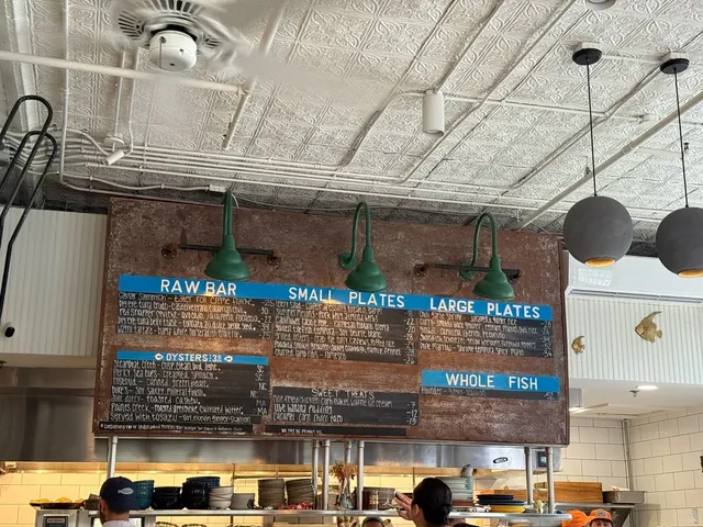 Charleston Food & Drink Guide 🍽️✨