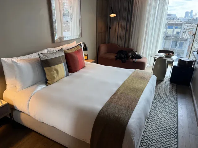 🛎️ A Magnificent Hotel – The Londoner Exceeds All Expectations! 🛎️