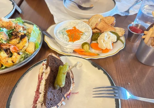 Beverley’s Bistro in Dallas: Perfect for Weekday Lunches