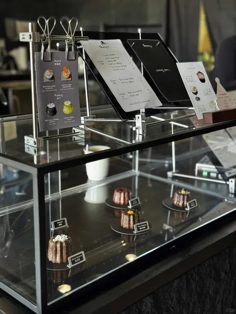 Atlanta | Dark Industrial-Style Specialty Coffee & Desserts ☕️