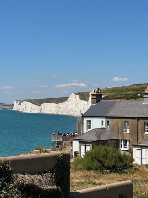 🇬🇧 Solo Postpartum Trip Day 2: London → Seven Sisters Cliffs