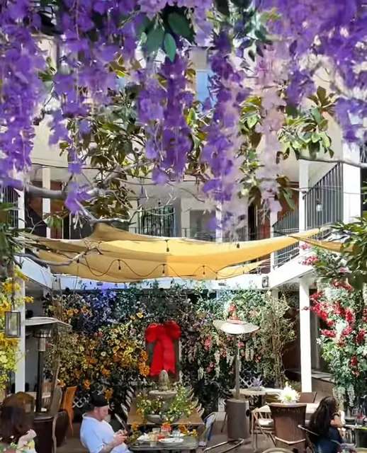 WeHo’s Breathtaking Thai Palace-Style Brunch 💜✨