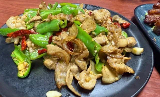 Wen's Kitchen: A Hidden Gem for Homestyle Chinese Comfort in Cleveland