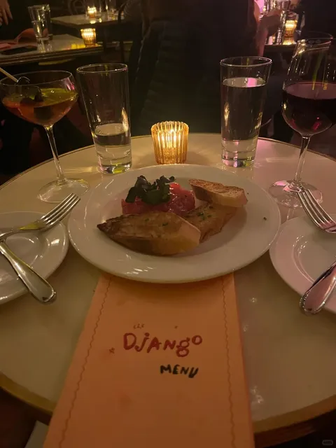 DjanNew York's Most Romantic Underground Jazz Bar 🌟go