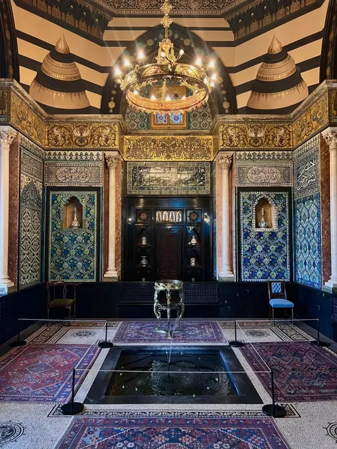 🇬🇧 Hidden in London: An Eastern Dream Through British Eyes 🕌✨