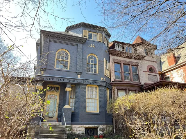 Central Park in Louisville, Kentucky 🌳🏛️
