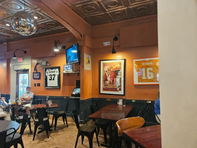 🚗 A Fantastic Local Hangout! 🚗