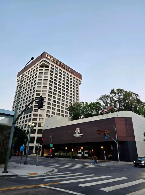 This LA Hotel Is So Competitive 😱 Unbelievably Affordable!  