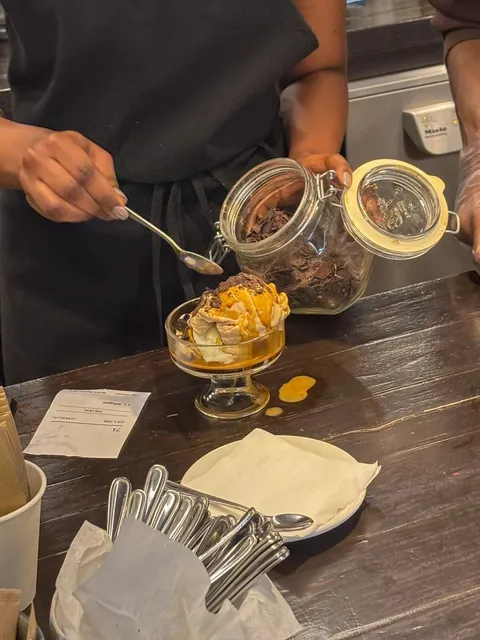 🇨🇦 Hunting for EPIC Affogato in Toronto’s Moss Park…