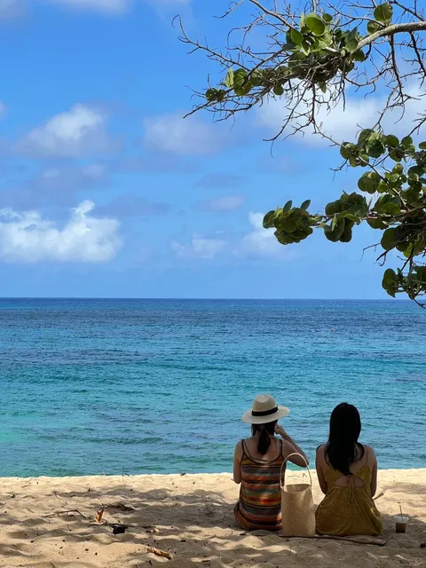 Sister’s vacation is all about eating and eating 🥳👧🏽