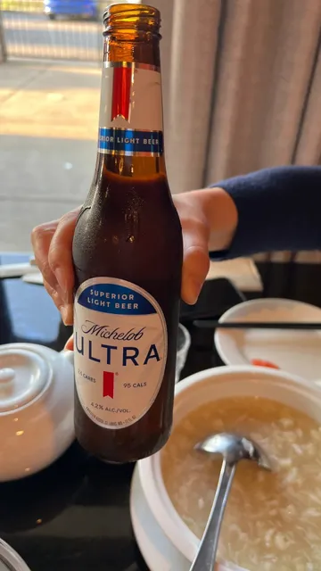 Today we went to check in at this seafood restaurant in Dayton 🦞​