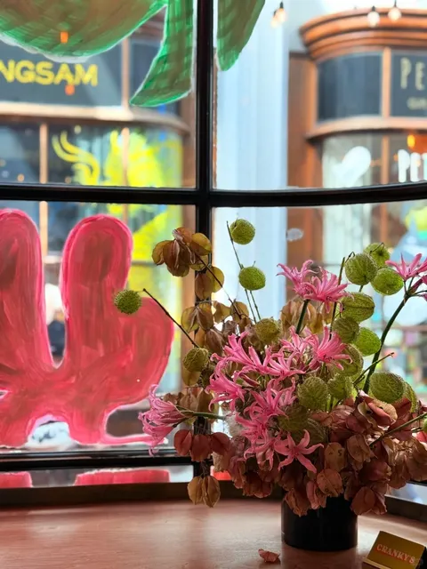 LA｜A Little London-Inspired Arcade Perfect for a Lazy Afternoon 