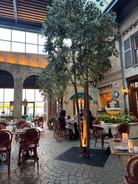 A not-so-tasty restaurant in Philadelphia: Bistro Perrier