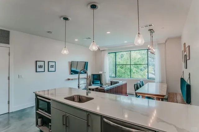 🇺🇸 Long Weekend Getaway at Austin’s Colton House – Experience Share!