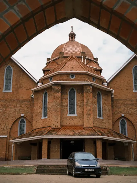 Kampala in a Day: Lightning Tour of Uganda’s Capital! ⚡