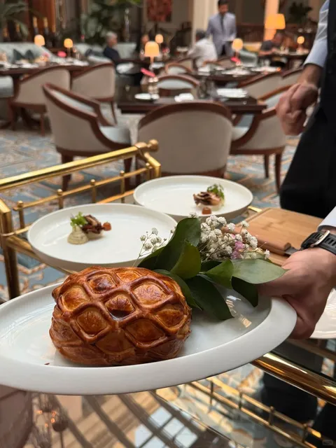 Where Old Money Meets Perfect Beef Wellington​​ 🥩✨