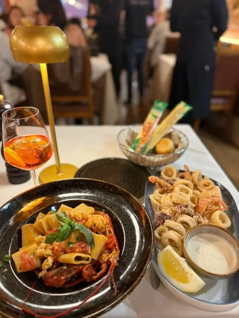 Delicious Eats Near St. Mark's Square