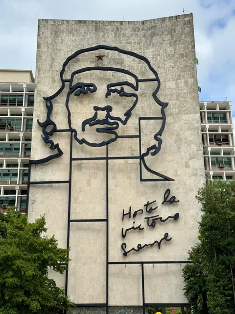 "Hasta La Victoria Siempre" (Until the Final Victory) 🚩💪