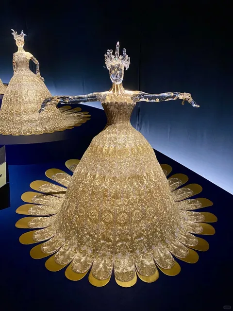 🌟 Paris Quai Branly Guo Pei Gold Textile Art Exhibition 🏛️