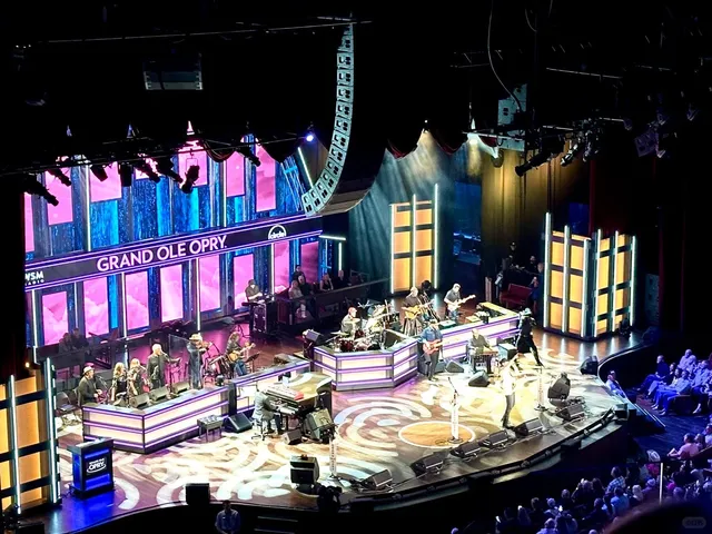 Nashville 101 A Long Weekend Guide to Music City 🎸🌆