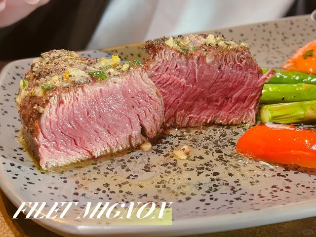 🇨🇦 Waterloo | Tomahawk Steak: A Feast for Meat Lovers 🍖