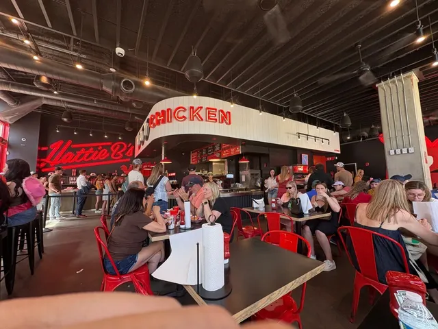 Nashville One-Day Itinerary: Hits & Misses 🎸🍔