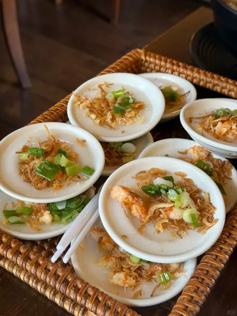 Steamed Rice Cakes & Crispy Pork Chops Worth the Wait!  